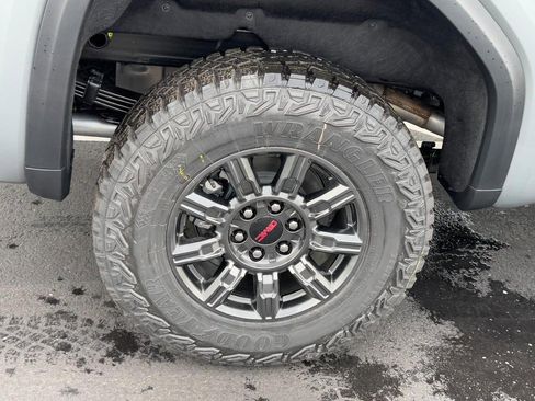New 2026 GMC Sierra 1500 AT4X w/ LPO, Black Badging Package AWD/4WD image 5