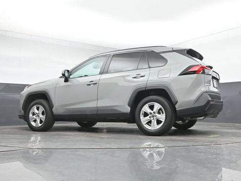 Used 2021 Toyota RAV4 XLE w/ Convenience Package FWD image 15