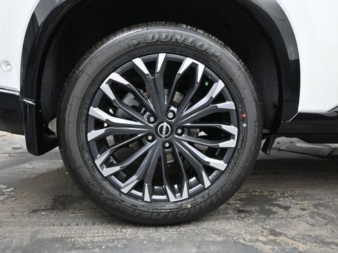 New 2026 Nissan Rogue Platinum image 9