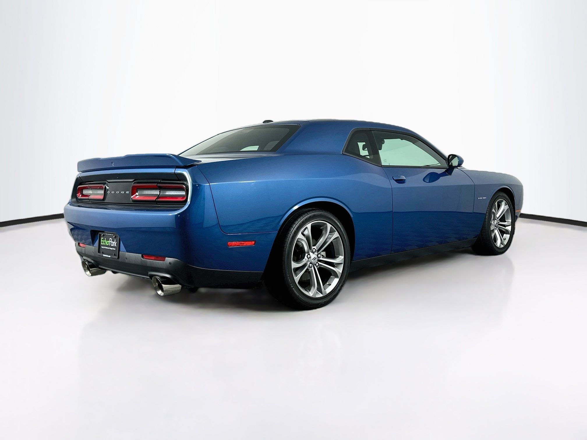 Used 2022 Dodge Challenger R/T RWD image 9