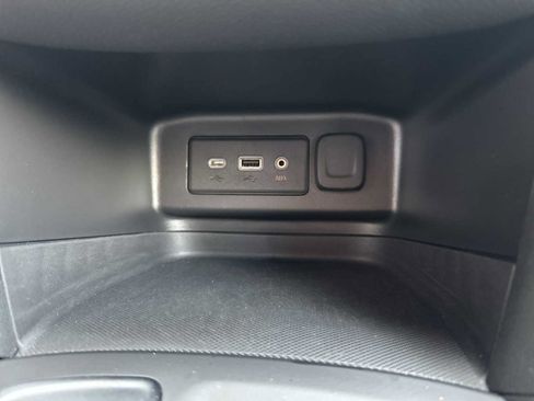 Certified 2019 Chevrolet Equinox LT FWD image 35