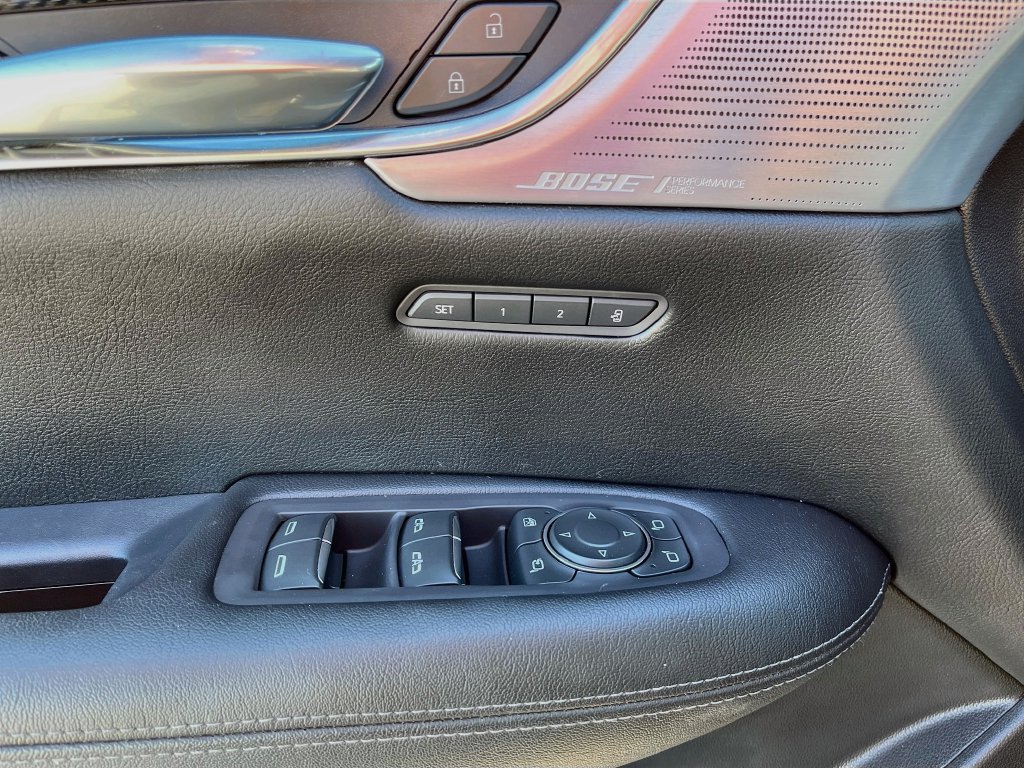 Used 2022 Cadillac XT5 Sportv w/ LPO, ONYX Package AWD/4WD image 18
