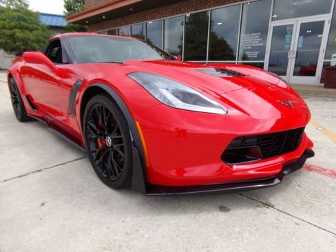Used 2015 Chevrolet Corvette Z06 w/ 3LZ Preferred Equipment Group RWD image 3