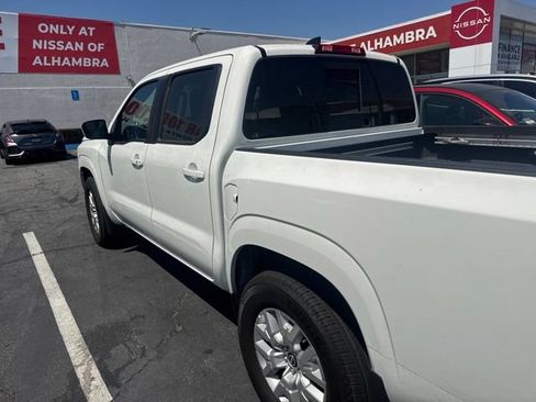 Certified 2024 Nissan Frontier SV w/ SV Convenience Package RWD image 3