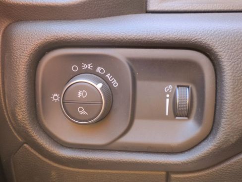 Used 2023 RAM 1500 Big Horn image 39