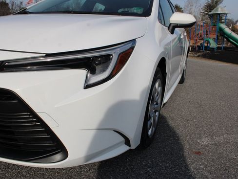 Used 2024 Toyota Corolla LE image 38