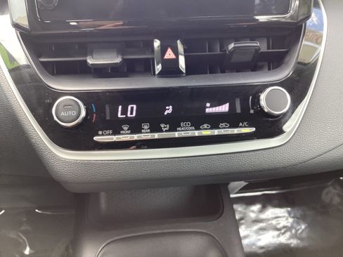 Certified 2025 Toyota Corolla LE FWD image 6