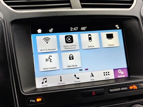 Used 2018 Ford Explorer XLT w/ Equipment Group 202A image 5