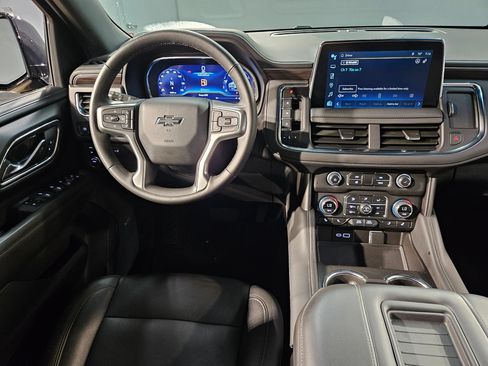 Used 2024 Chevrolet Tahoe Z71 w/ Luxury Package AWD/4WD image 9