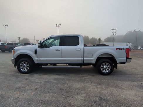 Used 2017 Ford F350 Lariat w/ Chrome Package image 7