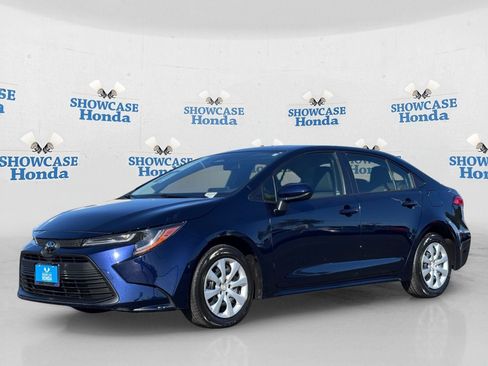 Used 2026 Toyota Corolla LE FWD image 2