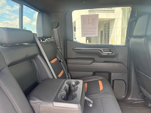 Used 2023 GMC Sierra 1500 AT4 w/ Technology Package AWD/4WD image 41
