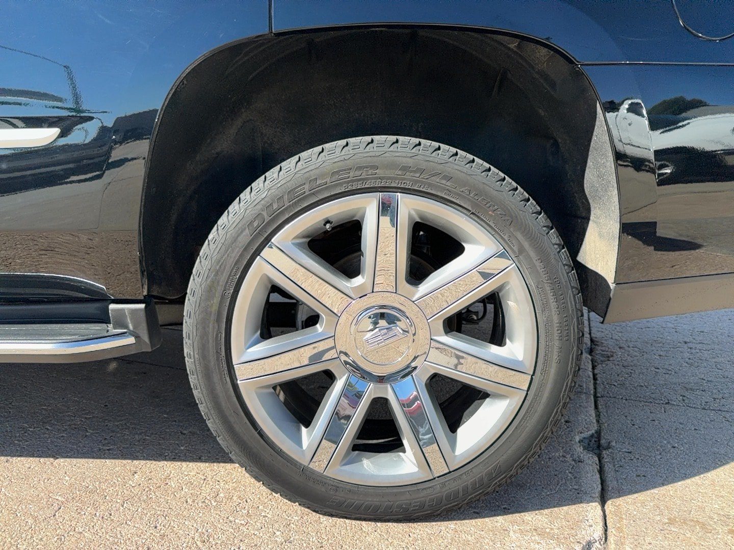 Used 2019 Cadillac Escalade Premium Luxury AWD/4WD image 9