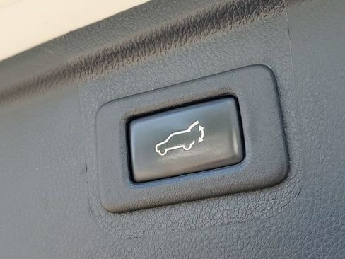 Used 2016 Subaru Outback 2.5i Limited AWD/4WD image 8