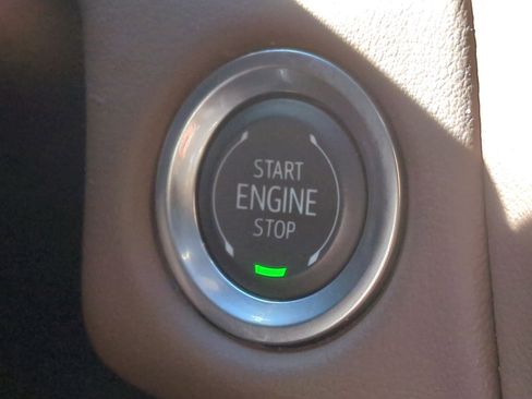 Certified 2024 Chevrolet Suburban High Country image 17