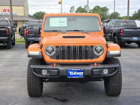 New 2025 Jeep Gladiator Mojave image 3