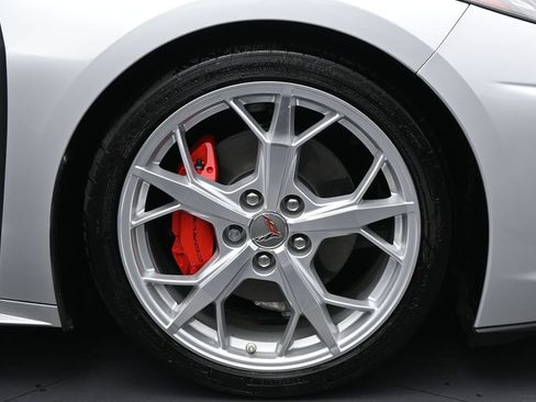 Used 2020 Chevrolet Corvette Stingray Preferred Cpe w/ 2LT Preferred Equipment Group RWD image 32