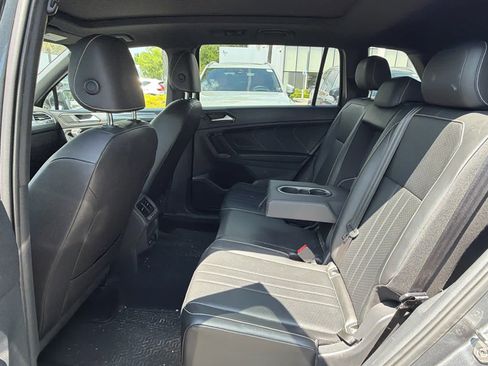 Used 2022 Volkswagen Tiguan SE R-Line image 22