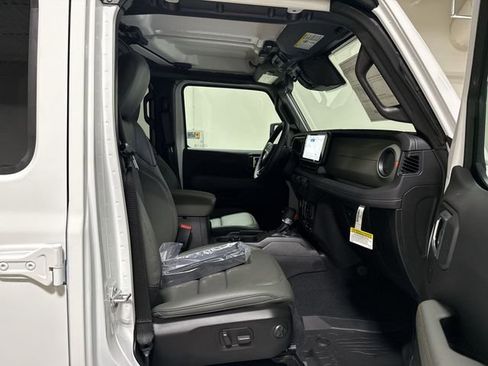New 2026 Jeep Gladiator Mojave AWD/4WD image 21