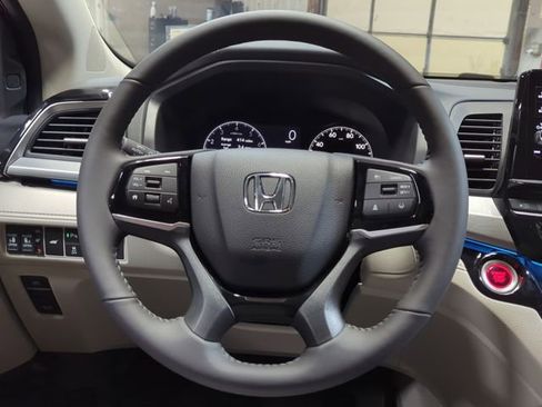 New 2026 Honda Odyssey Touring image 15