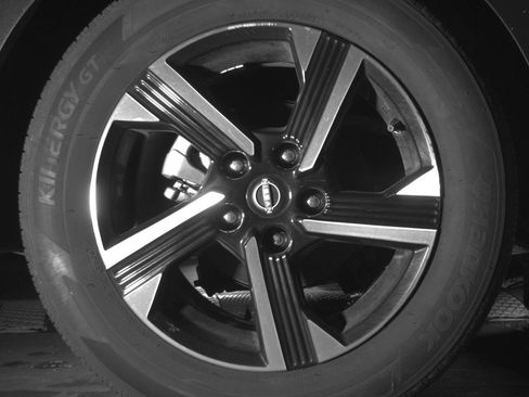 Used 2025 Nissan Sentra SV FWD image 15