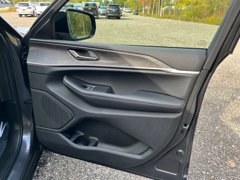 New 2025 Jeep Grand Cherokee Limited w/ Black Appearance Package image 25