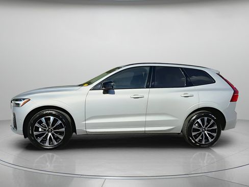 Used 2025 Volvo XC60 B5 Plus image 15