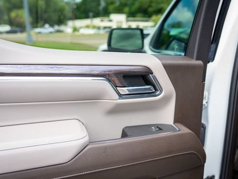 Used 2024 Chevrolet Silverado 1500 LTZ AWD/4WD image 26