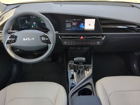 New 2025 Kia Niro EX image 12