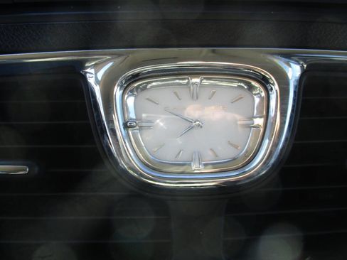 Used 2012 Chrysler Town & Country Touring-L w/ Premium Group image 24