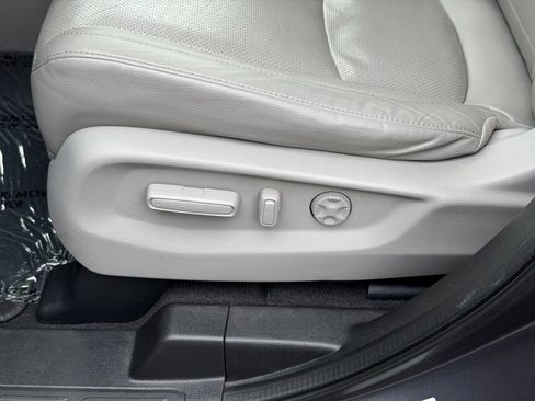 Used 2018 Honda Odyssey Elite image 16