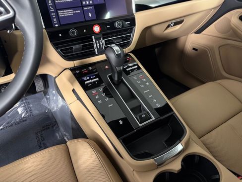 New 2026 Porsche Macan AWD/4WD image 26