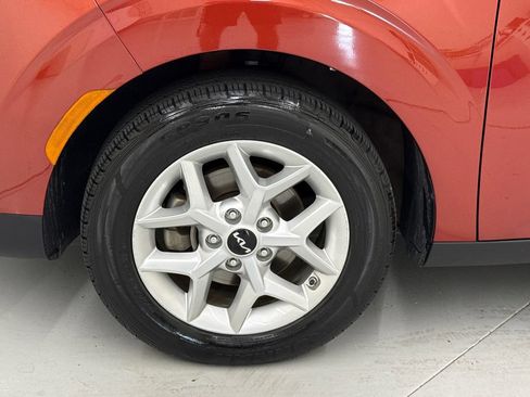 Used 2024 Kia Soul LX w/ Option Group 015 FWD image 11