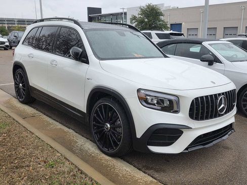 Used 2022 Mercedes-Benz GLB 35 AMG 4MATIC image 4