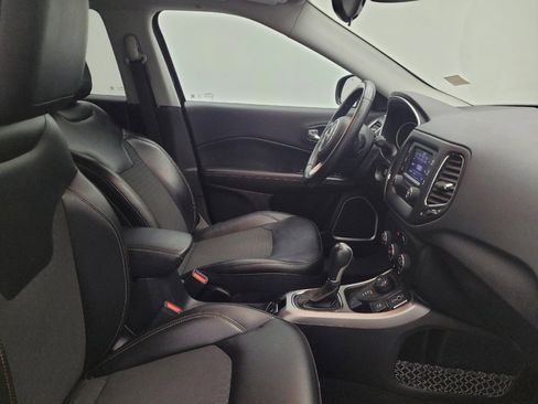 Used 2018 Jeep Compass Latitude w/ Safe & Security Group AWD/4WD image 21