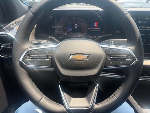 New 2027 Chevrolet Equinox LT w/ Convenience Package II AWD/4WD image 7