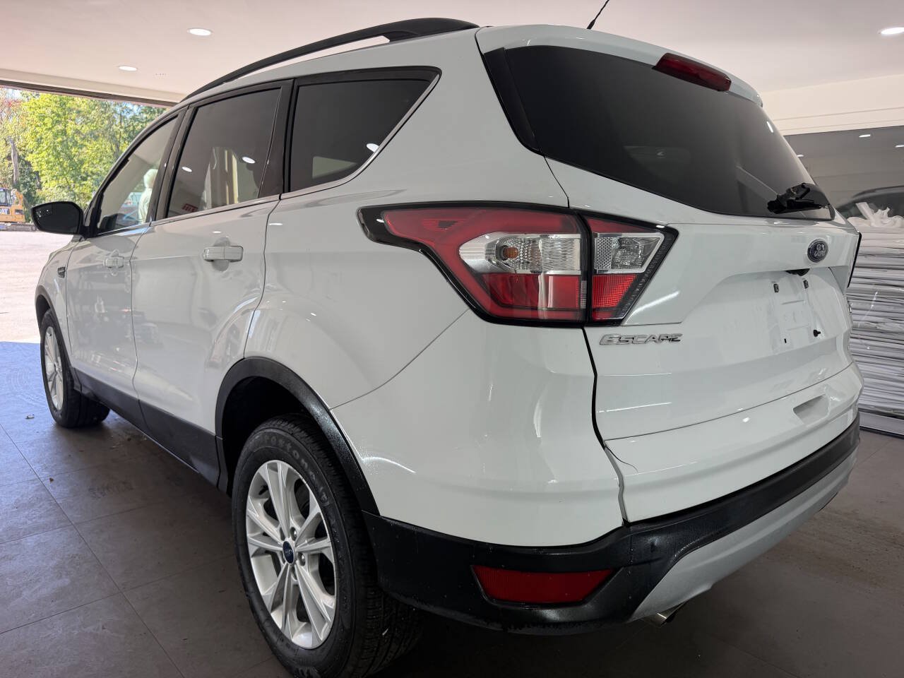 Used 2018 Ford Escape SE AWD/4WD image 5