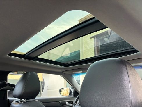 Used 2015 Hyundai Veloster Turbo w/ Option Group 04 image 44