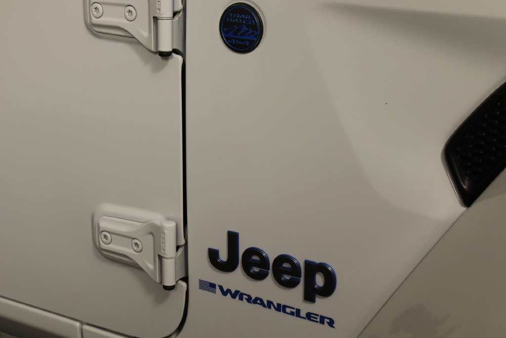 Used 2024 Jeep Wrangler Unlimited w/ Convenience Group AWD/4WD image 43