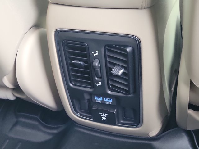 Used 2020 Jeep Grand Cherokee Limited RWD image 6