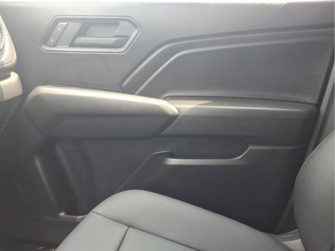 Used 2025 Chevrolet Colorado Trail Boss AWD/4WD image 25