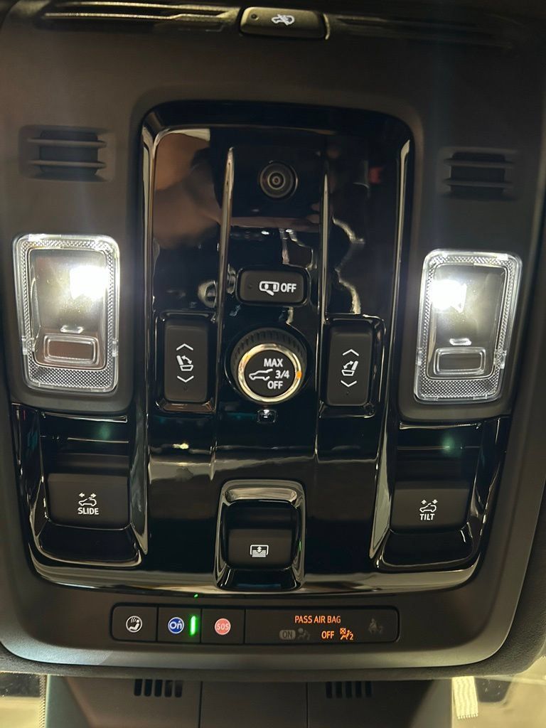 Used 2026 Cadillac Escalade Platinum Sport w/ LPO, ONYX Package AWD/4WD image 31