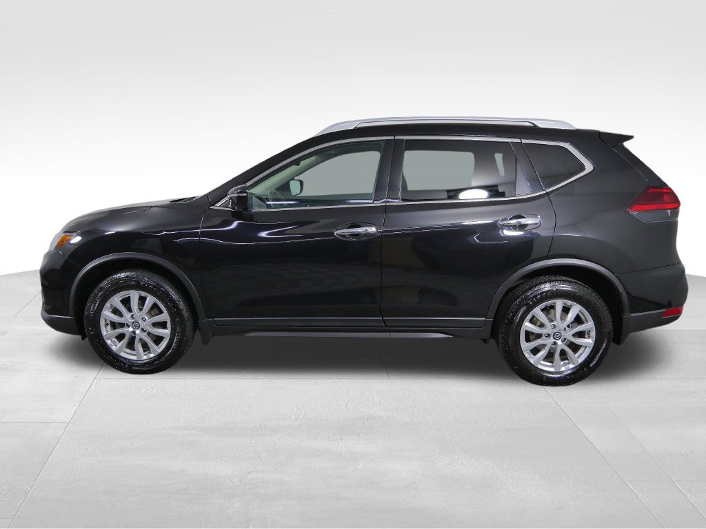 Used 2017 Nissan Rogue SV w/ Sun & Sound Touring Package AWD/4WD image 6