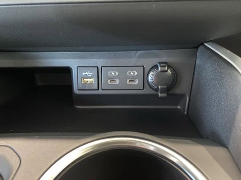 New 2026 Toyota Highlander XLE image 26