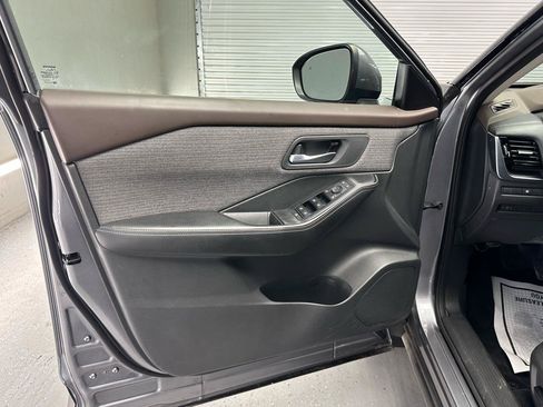 Used 2021 Nissan Rogue SV FWD image 20