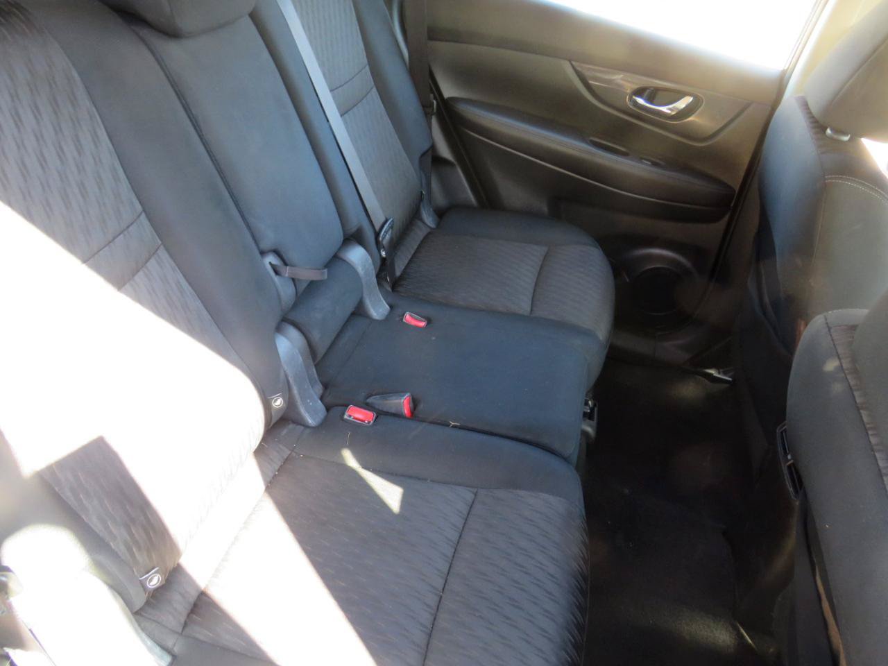 Used 2018 Nissan Rogue S FWD image 27