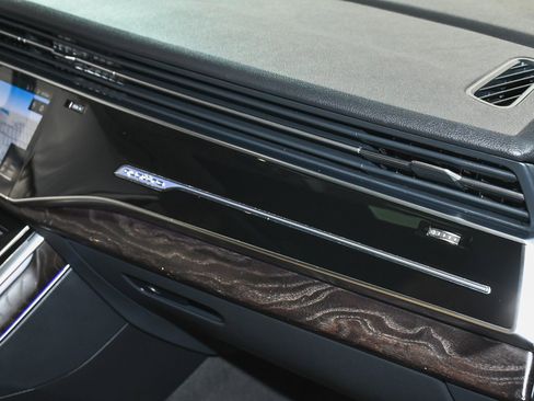 Used 2021 Audi Q8 Premium Plus w/ Premium Plus Package image 77