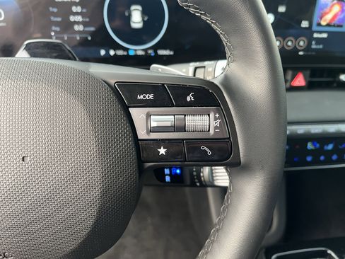 Used 2025 Hyundai Ioniq 5 SE image 16