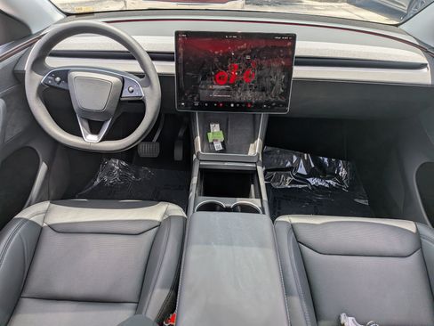 Used 2026 Tesla Model Y AWD image 17