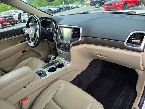 Used 2017 Jeep Grand Cherokee Limited w/ Trailer Tow Group IV AWD/4WD image 31